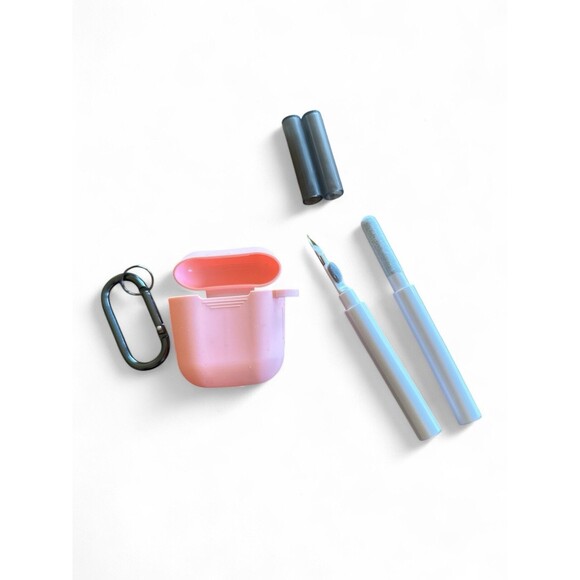 AirPod 1 & 2 Light Pink Silicone Case With Cleaning Tools & Keychain - Picture 6 of 6